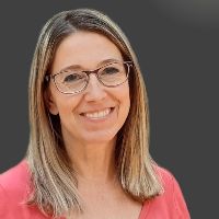 Andrea Toth